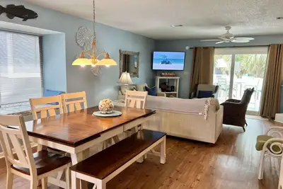 Image de Awesome gulf view, gated resort, 2 pools, pickle ball/tennis, beach chairs incl.