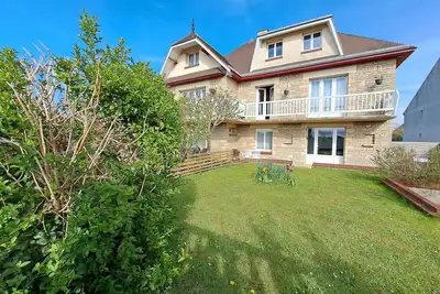 Image de Appartement confortable dans villa avec jardin Ă 350 m plage et commerces