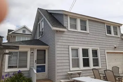 Image de Ocean Block Beach Cottage; Family Friendly