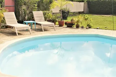 Tahiti - Sanny's Place Room & Pool
