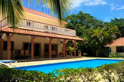 Image de Luxury 5bd Villa Steps from Beach, private pool, gated residence, Wifi\/cable Tv