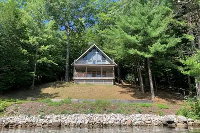 Image de Lake Front Chalet on Great Pond