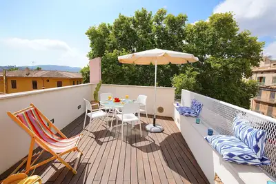 Image de Sunny 2 bedrooms apartment in the old town with terrace