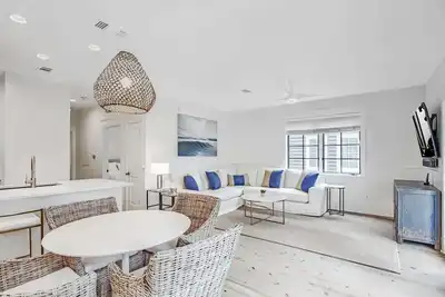 Image de Percy's Flat - Brand New Remodeled Flat in Rosemary Beach