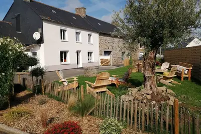 Image de Maison l 'Avaugour avec jardin privatif et accès à notre ferme pédagogique.