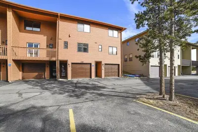 Image de 2 Bedroom Lagoon Townhome with Awesome Lake Views! !