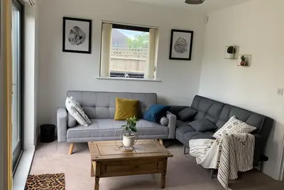 Image de Atom Large 4/5 bed house, sleeps 12, Garden, Free parking, Barking