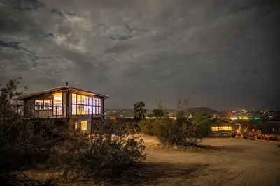 Image de 50 Acre Desert Ranch, Vue sur la montagne, composé Lodge, location de vacances seulement