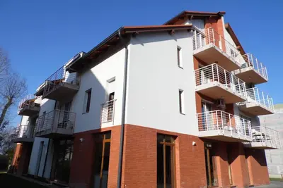 Image de Appartement de vacances Siófok pour 2 - 4 personnes avec 1 chambre à coucher - Maison mitoyenne