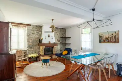 Image de Bel appartement avec balcon à 5 min de la plage et proche du centre, classé 2 étoiles