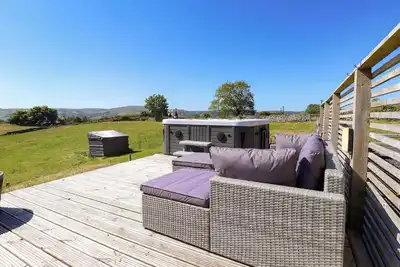 Image de The Wren, romantic, luxury holiday cottage, with hot tub in Llysfaen