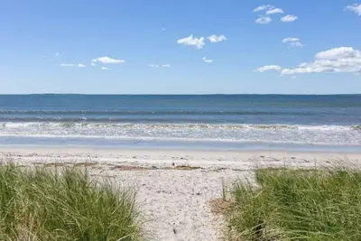Image de Family beach retreat - bright, sunny, spacious!