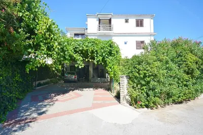 Image de Apartment 450 m to the beach, 4 people, 1st floor, sea view, free WiFi, terrace