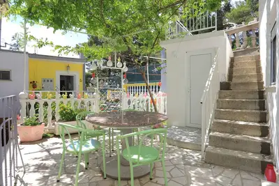 Appartement d'une chambre avec la terrasse et la vue sur le mer Duce, Omis (A-18302-a)