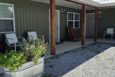 Knotty Squirrel Unit 3 Multibedroom Suite