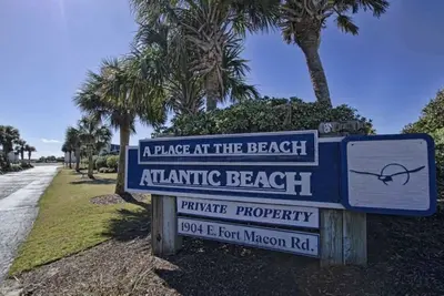 Image de 2024 Totally Renovated Oceanview condo Indoor/Outdoor Pool, 150' Waterslide Wifi