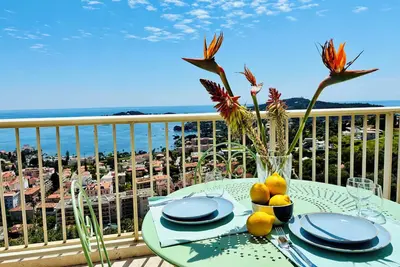Image de Vue mer imprenable, studio avec balcon et parking dans magnifique domaine