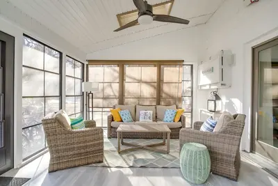 Image de 1 Mi to Bethany Beach: Townhome w/ Screened Porch!