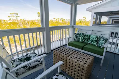 Image de Your Dream Retreat: Beautiful Townhome Offers The Lost Key Lifestyle!