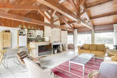 Image de Maison atypique 7 pers, 2 terrasses, cheminée, à 1, 5 km des plages et centre