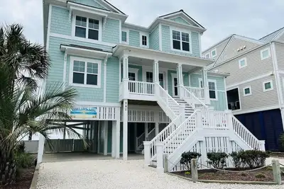 Image de High Tide Line - Fantastic Oceanfront with Pool - Sleeps 18! !