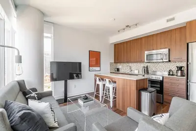 Image de Bright 2br Condo with Amazing View and Parking!