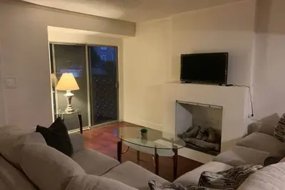 Image de Simple 2 bedrooms in an amazing location / Melrose