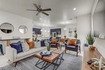 Image de 5 Suites | Mini Golf | Heated Pool | Lazy River | Sky