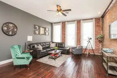 Image de Historic Downtown Lincoln's Loft<br>Derby Suite - Lincoln, Il