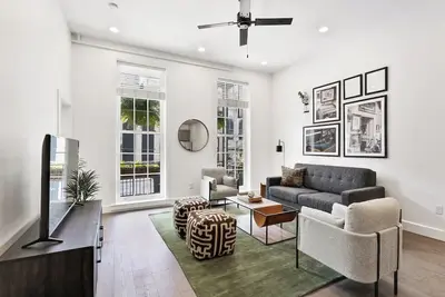 Image de Roami at Bourbon Place | Near Superdome |2 Bedroom