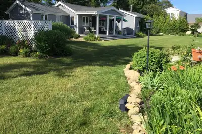 Image de Green Hill Beach Cottage on Quiet Cul de Sac