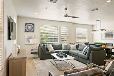 Image de 5 Star Zions St. George Retreat Loaded With Extras!