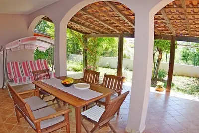 Image de Appartement de vacances Fažana pour 1 - 6 personnes avec 3 chambres à coucher - Maison mitoyenne
