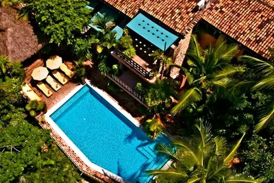 Image de Beautiful And Luxury Beachfront Mansion