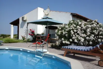 Image de On Acchile country villa with pool near the sea