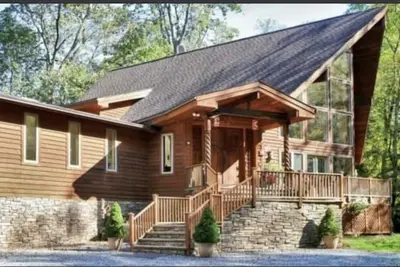 Image de 5500 sqft Summer Home in Minutes from the Beach + more (Westport)