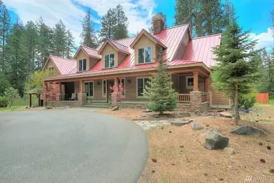 Image de Gorgeous custom home w/ soaring ceilings near Cle Elum River - hot tub