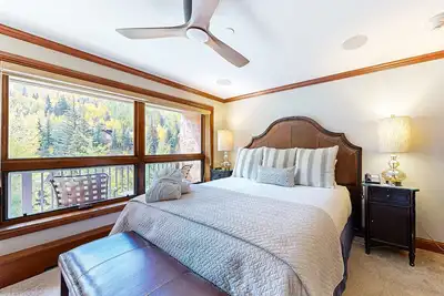 Image de Stylish, hotel-style studio w/ high-speed WiFi & shared pool, hot tubs, laundry