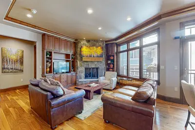 Image de Mountain Condo w/Free WiFi, W/D, Shared Pool/Hot Tub in Ski-In/Ski-Out Building