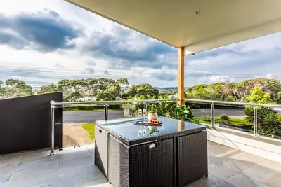 Image de River View Luxury BarwonHeads July school holiday special Contact for details