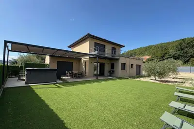 Image de Villa 4 Suites avec Spa de Nage, Terrasse et Clim - Proche Centre Ruoms