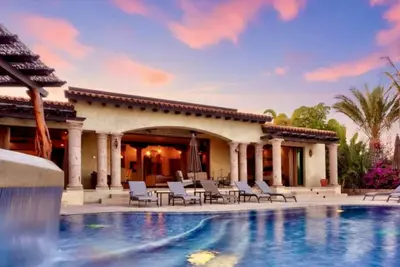Image de Stunning Beach-views & Infinity Pool, *Concierge, Private Chef, airport ride, steps from beach club