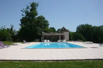 Image de luxury gite for couples, no children. Peace, great views, large pool and spa.