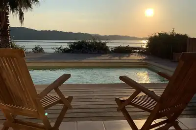 Image de Maison de charme avec splendide vue sur la baie et piscine privative