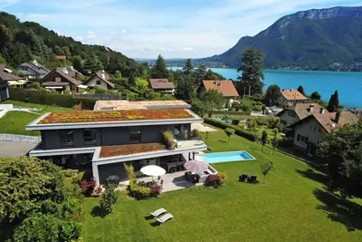 Image de Villa de charme avec piscine, vue Lac à 10 minutes du centre ville