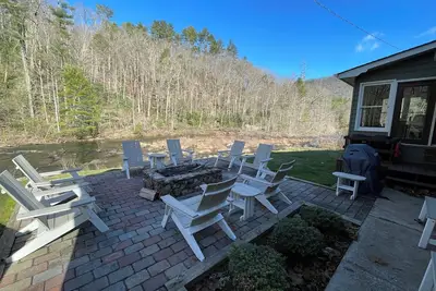 Image de Large Recently Renovated Home on the Amazing Cheoah River: 8 miles to the Dragon