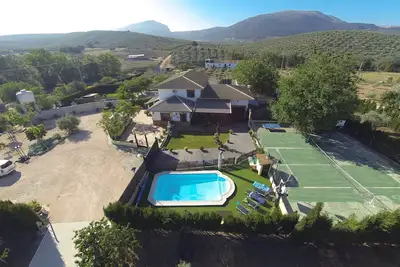 Image de Rated as a small luxury hotel. Excellent location and easy access.