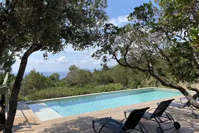Villa de charme dans le maquis, vue mer et piscine
