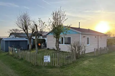 Image de Small, detached vacation home in a small, family-friendly park