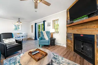 Image de Cozy condo near the slopes with a full kitchen & furnished deck with great views